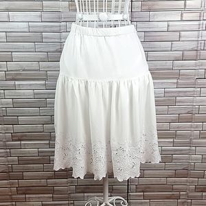 Unbranded white rayon mini skirt Size M